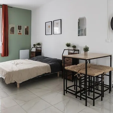 Apartment Cozy With Private Sauna & Jacuzzi