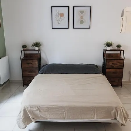 Cozy With Private Sauna & Jacuzzi Apartment