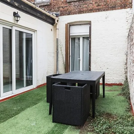 Cozy With Private Sauna & Jacuzzi Apartment *